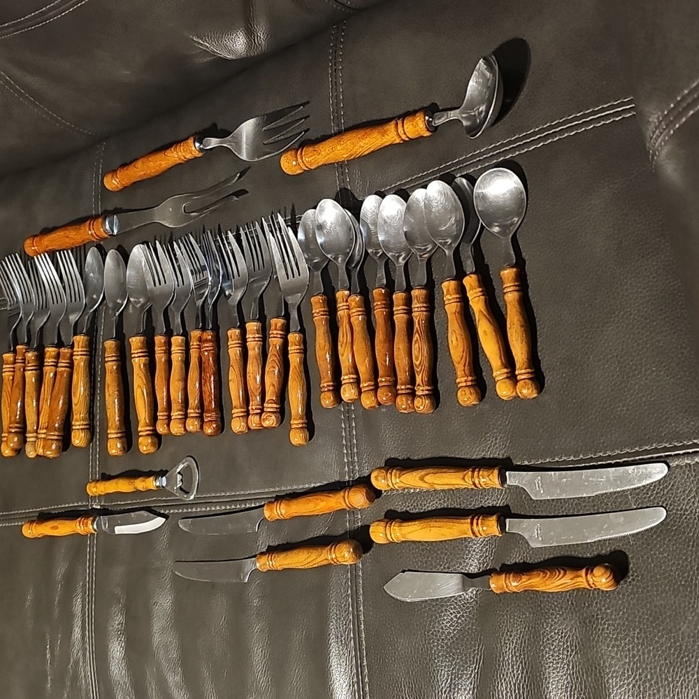 Vintage Wood Handles Silverware Flatware Set - Picture 2 of 16